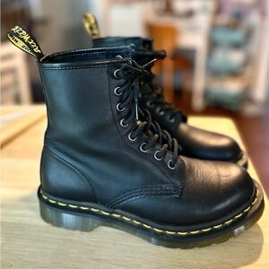 1460 smooth leather lace up Dr. Martens